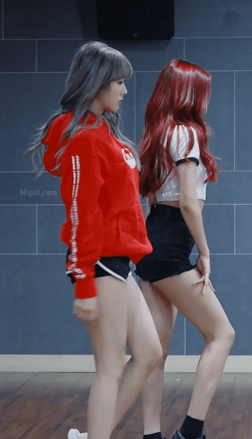 우주소녀 루다 사복 돌핀팬츠