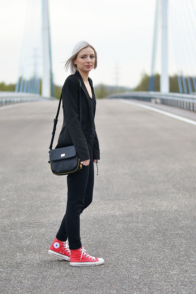 black dress red converse