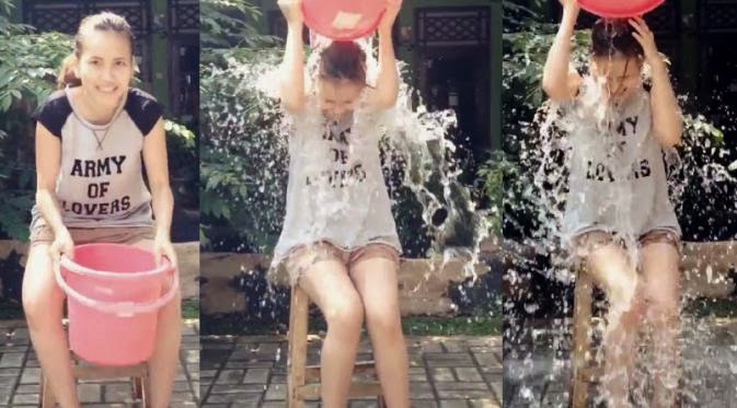 Foto - Foto Artis Indonesia yang melakukan Ice Bucket Challenge.
