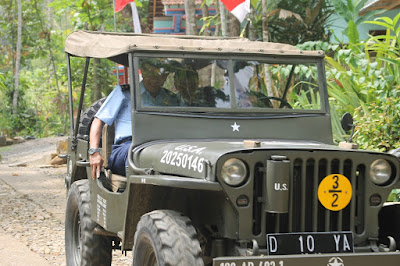 WASEV TNI TINJAU TMMD REG KE 103 NAIK JEEP WASEV TNI TINJAU TMMD REG KE 103 NAIK JEEP