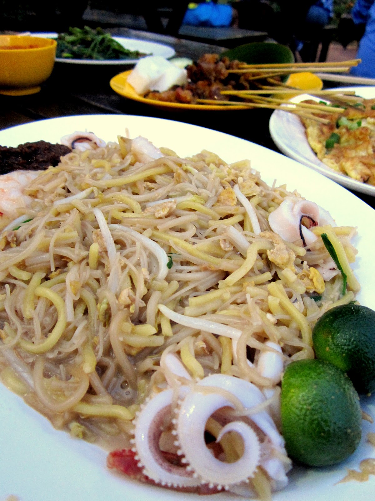 Makansutra Glutton S Bay Rolling Writes