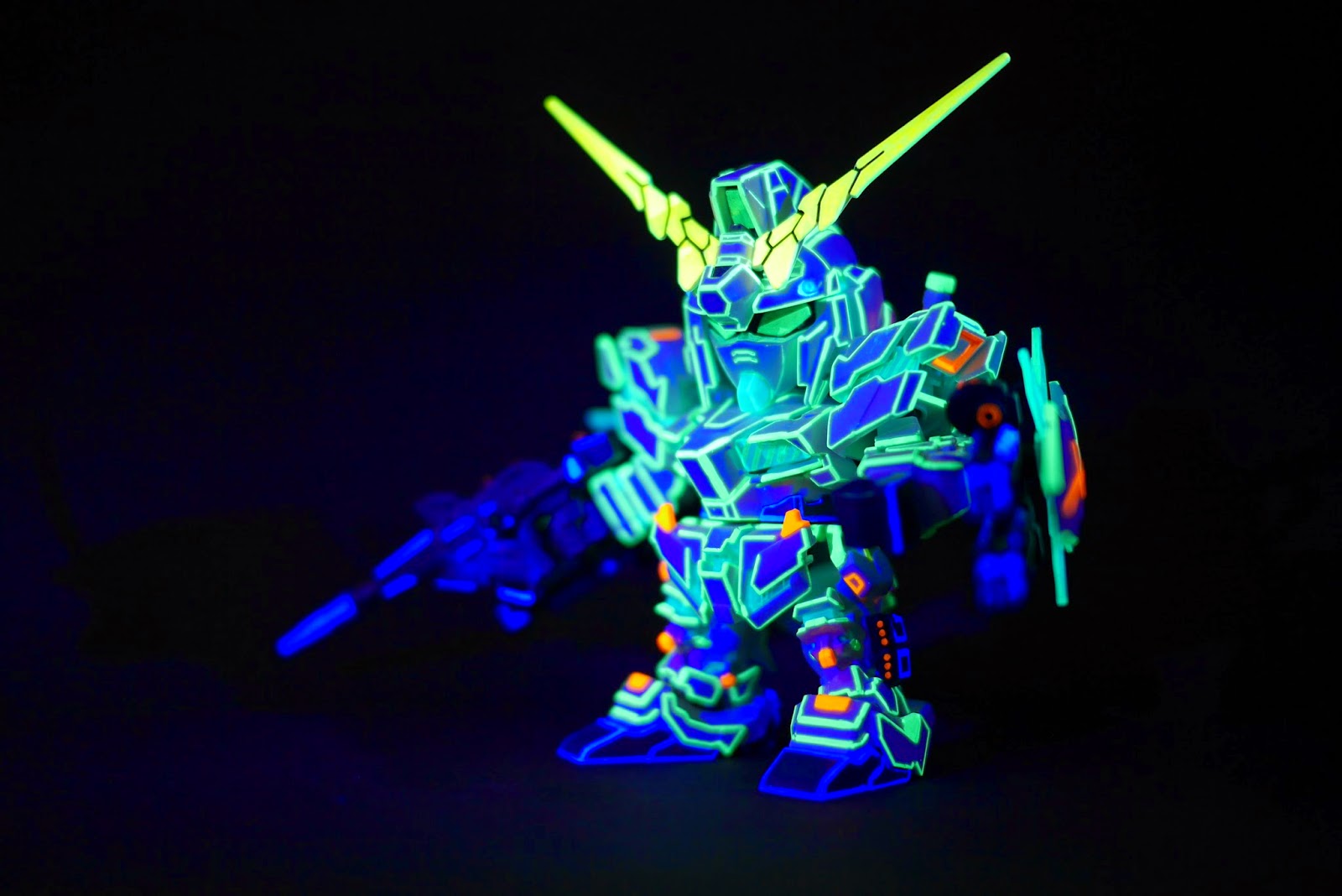 SD Full Armor Unicorn Gundam + Neon Markers Custom Build