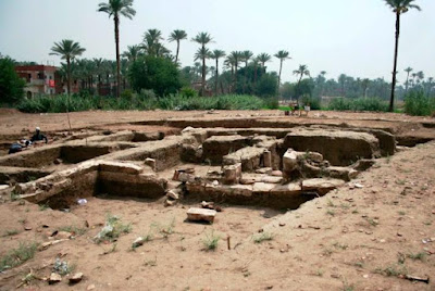 Descubren 'enorme' edificio antiguo en Egipto
