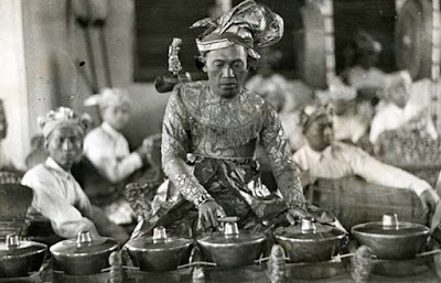 Balinese musician at the Paris Colonial Exhibition in 1931