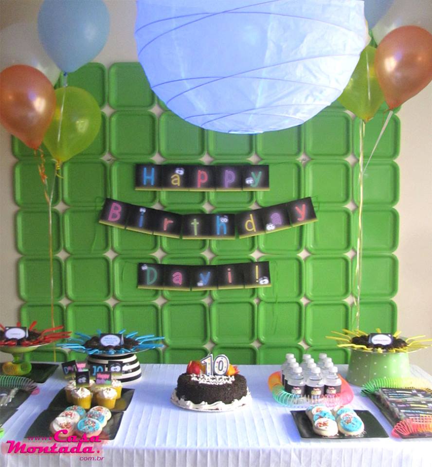 Decoração de festa com pratinhos