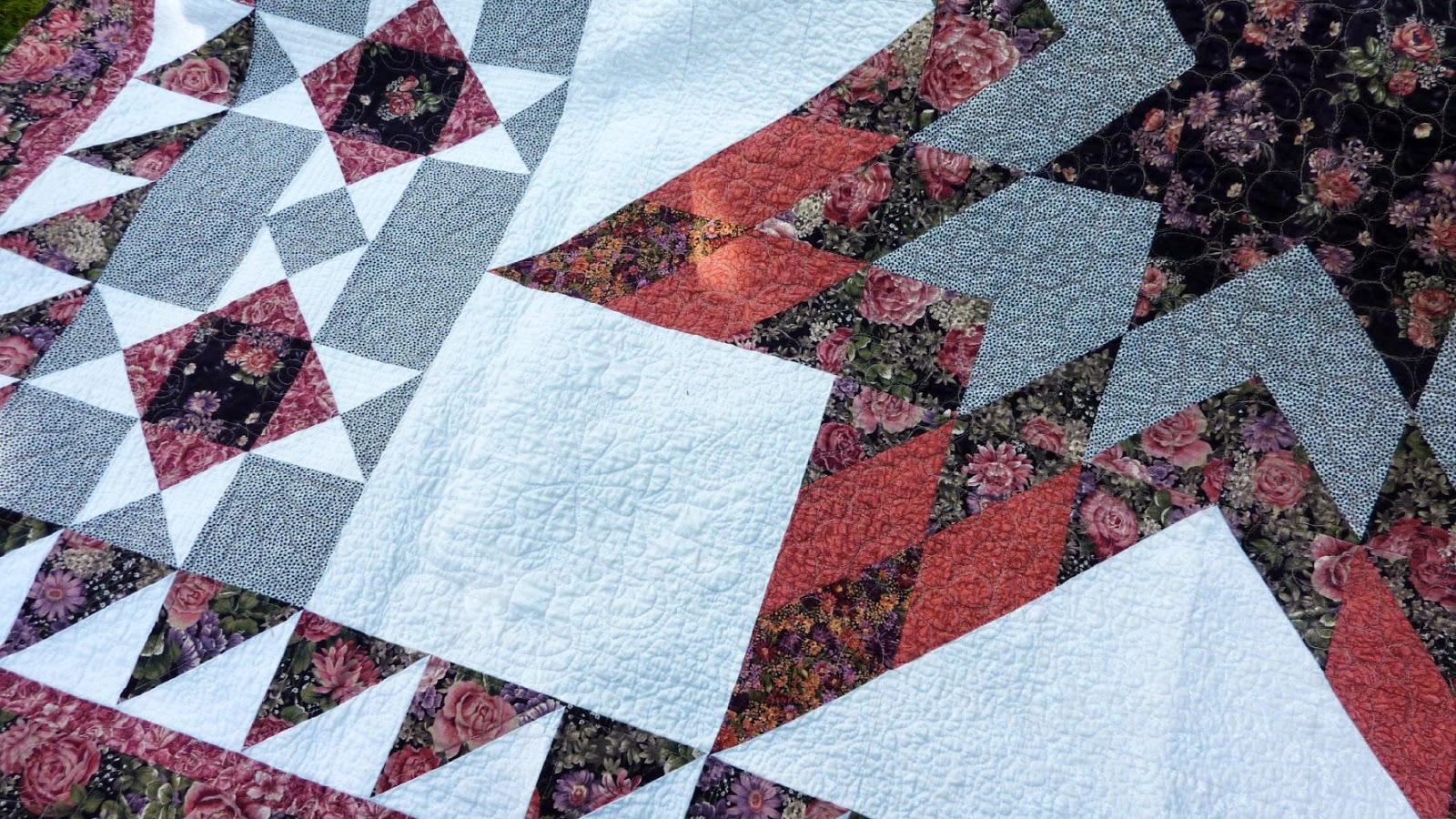 Busy Bee No. 16: Lone Star Quilt with Half Square Triangles