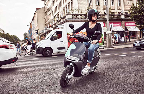 Gogoro與德國BOSCH集團合作,8月起在柏林街頭供民眾租借騎乘。圖/睿能提供 Gogoro與德國BOSCH集團合作,8月起在柏林街頭供民眾租借騎乘。圖/睿能提供