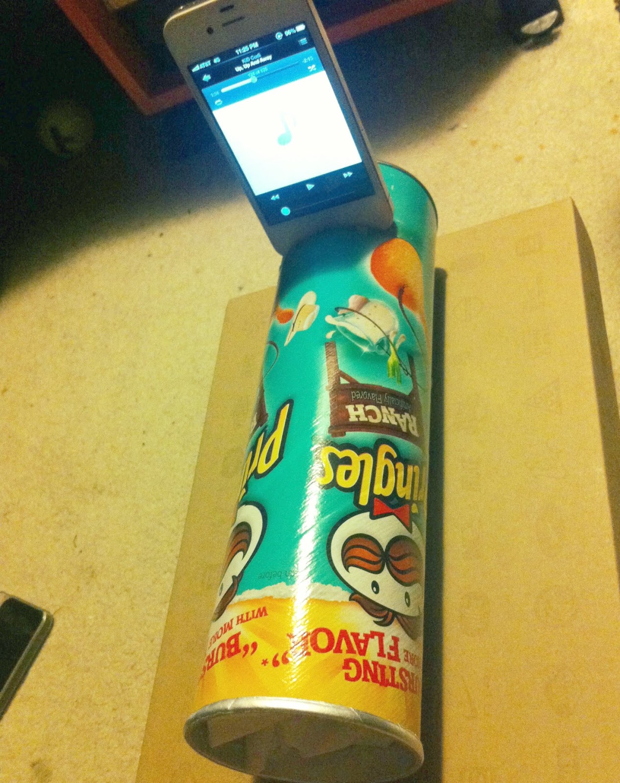 DIY: Do It Yourself! : Pringles Speakers