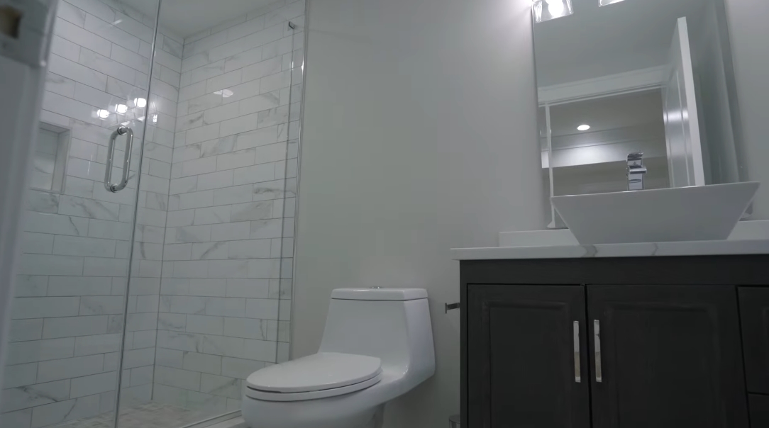 41 Interior Design Photos vs. 6 Minor Ct, Denville, NJ Luxury Home Tour