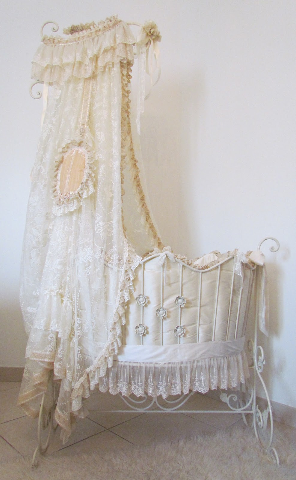 Angela Lace Victorian Style Baby Bed