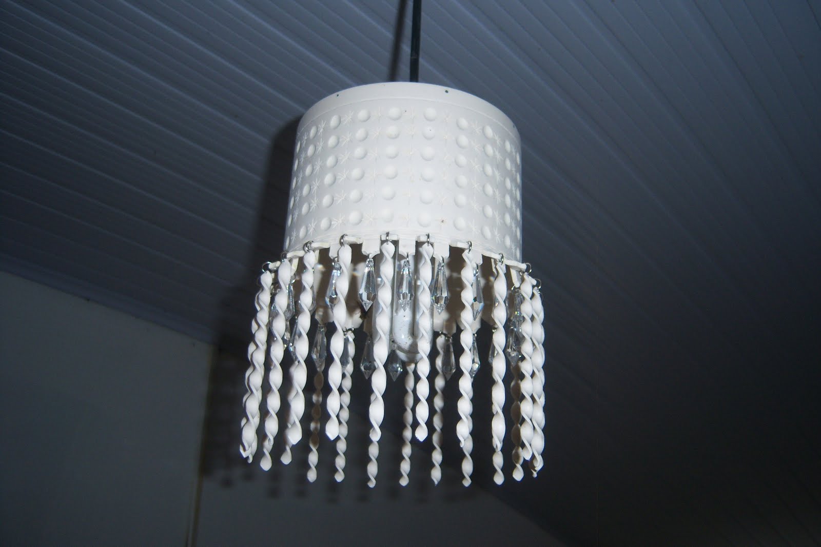 Douglas & Artes Luminária de Teto Confeccionada em PVC Com rosquinhas