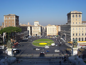 Schirru considered carrying out his attack in Piazza Venezia, through which Mussolini passed most days