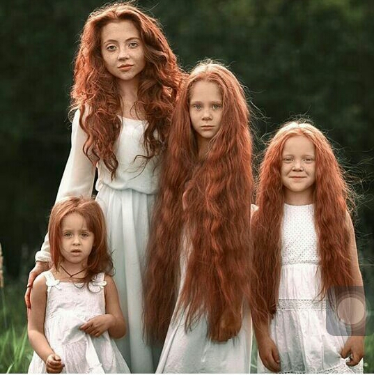 Hair Goals Mother And Daughters Show Off Their Long Red Hairs