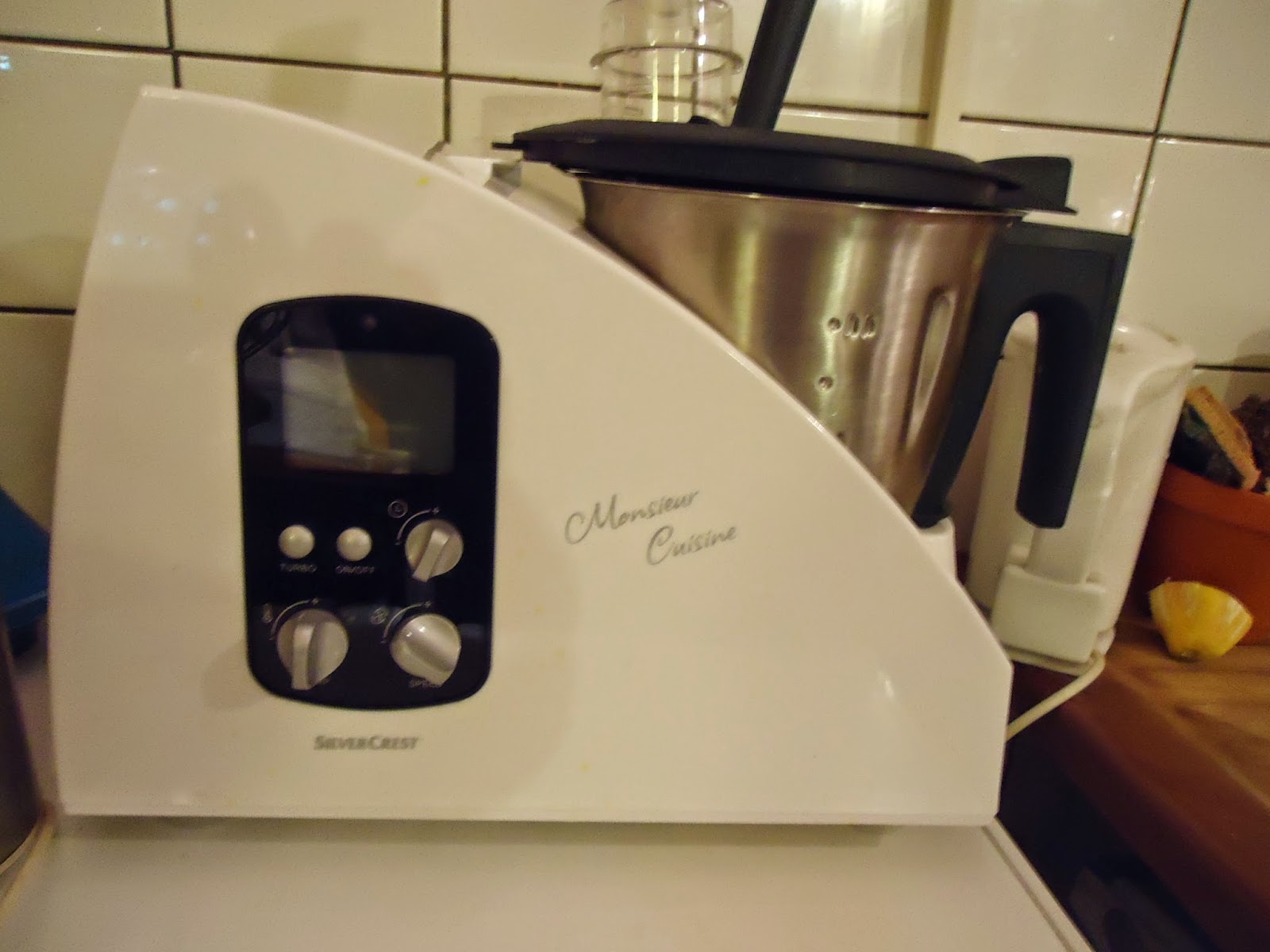 Le Chaudron Magique.: Monsieur Cuisine, le robot de chez Lidl, l'imitation  Thermomix vient d'arriver dans mon antre.