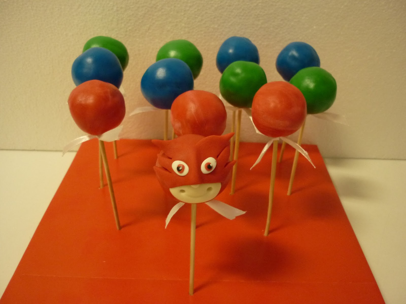 IdeiasDocinhas Cake Pops PJ Masks