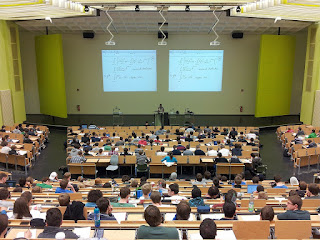 https://pixabay.com/en/university-lecture-campus-education-105709/