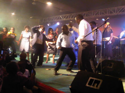 Papaa na Luvanda na Rwegasila wakiongoza Steps