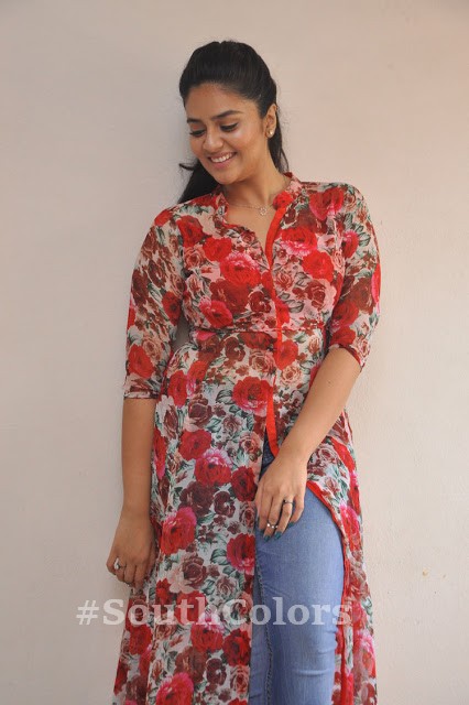 Sreemukhi Photos at Good Bad Ugly Telugu Movie Press Meet 13 sreemukhi photos at good bad ugly telugu movie press meet%2B%252813%2529