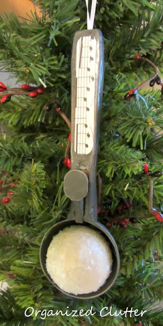 Re-purposed Ice Cream Scoop Christmas Ornament with Snowball www.organizedclutterqueen.blogspot.com