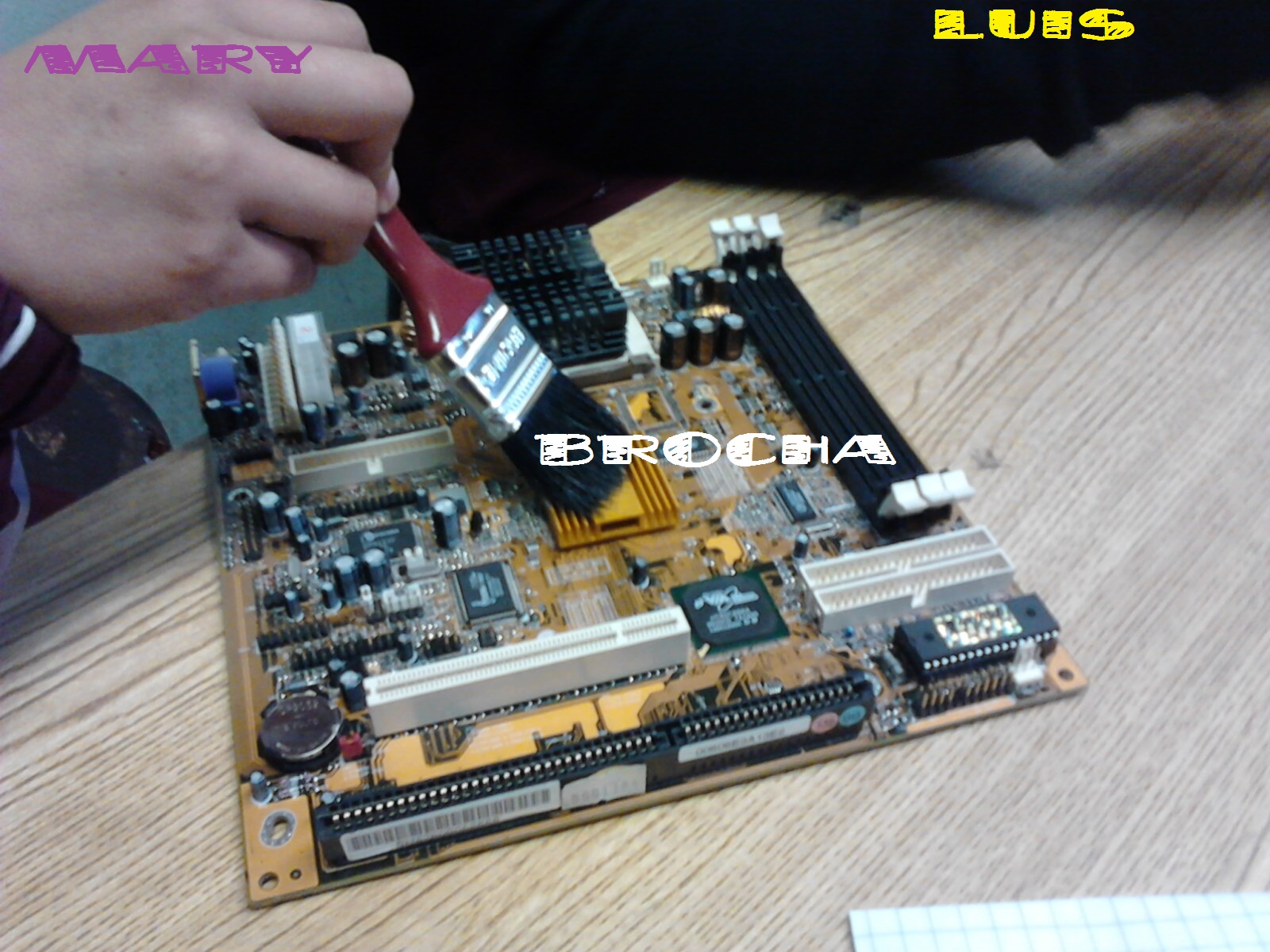 The Coffee's: Mantenimiento Preventivo a la Motherboard