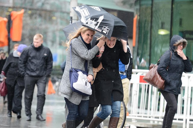 London weather forecast: torrential downpours predicted