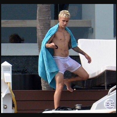 LOOK: Justin Beiber's photos that almost showed his private parts made