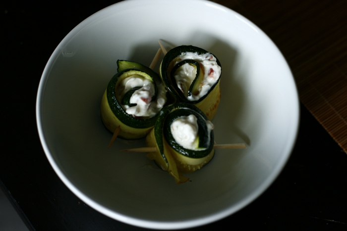 GEFÜLLTE ZUCCHINIRÖLLCHEN - Transglobal Pan Party