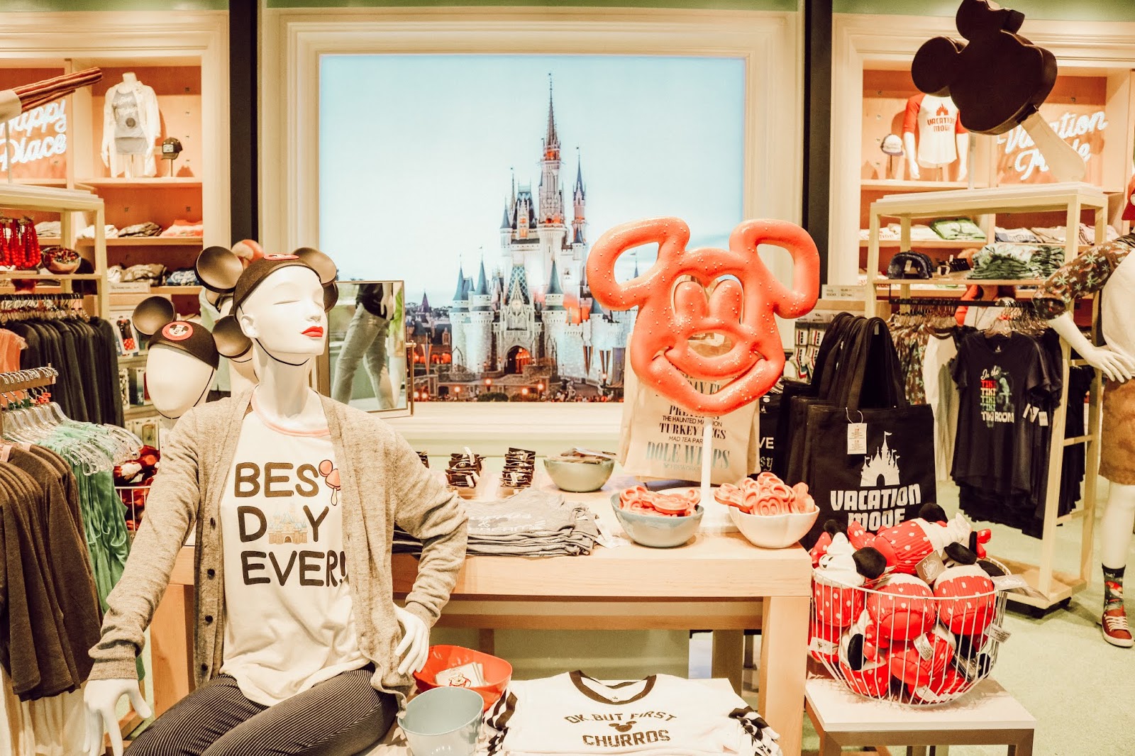 DisneyStyle Now Open At Disney Springs Lucky Day disneystyle-now-open-at-disney-springs-lucky-day