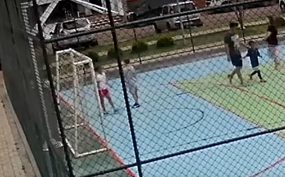 'Não dá para acreditar', diz mãe de criança baiana agredida por adultos em Brasília; vídeo