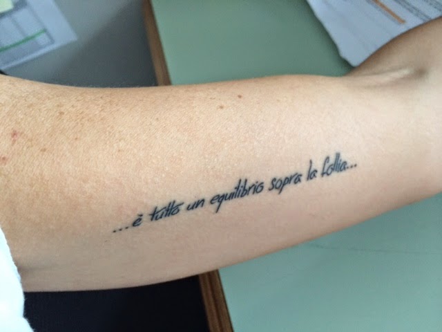 è Tutto Un Equilibrio Sopra La Follia Tatuaggio