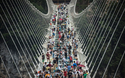 1 China's record-breaking glass bridge closes less than 2 weeks after opening