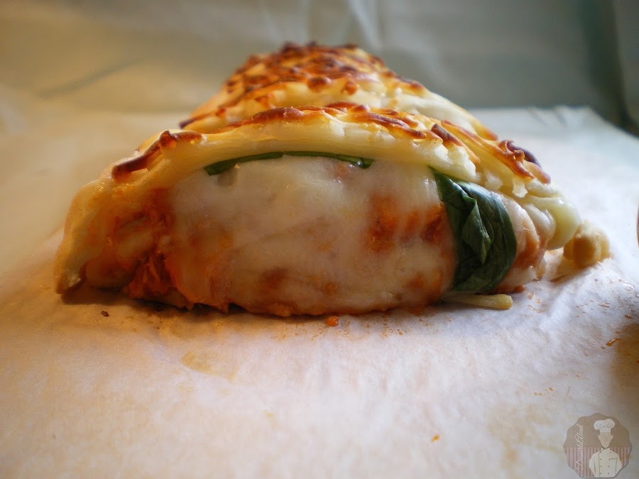 Stromboli fácil de pollo asado y mozzarella