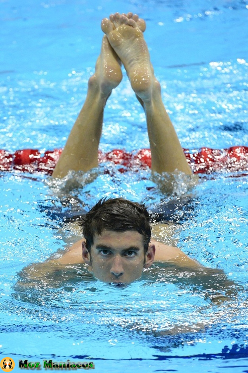 Michael Phelps nadando