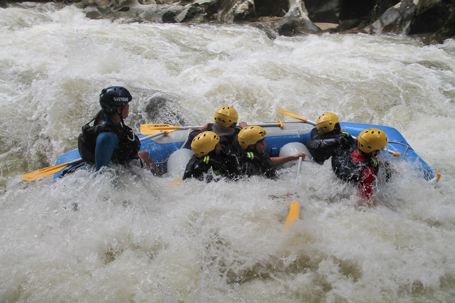 Aktiviti Water Rafting di Gopeng, Perak