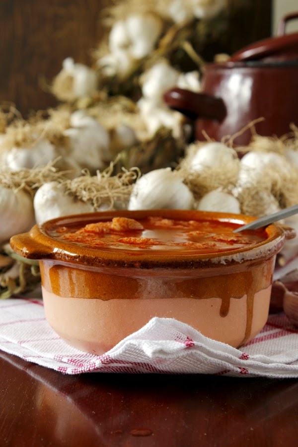 Receta sopa de ajo castellanas. http://www.maraengredos.com/
