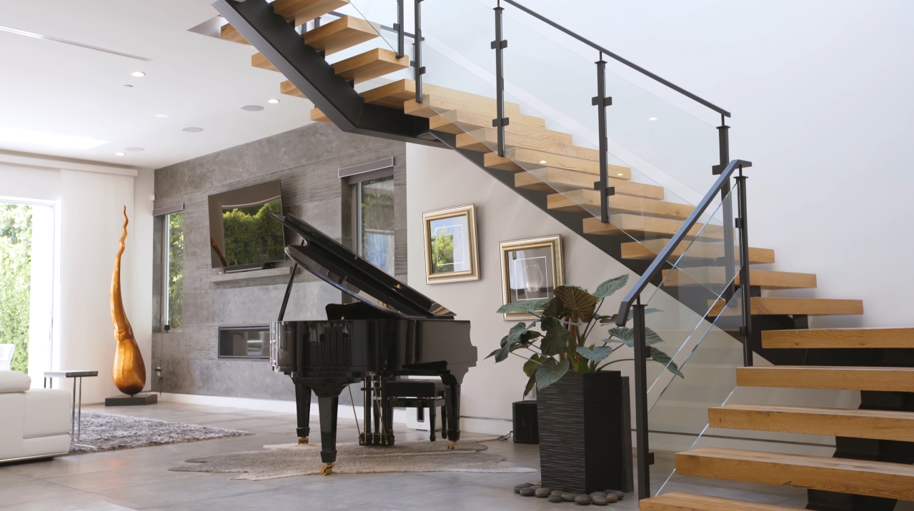 29 Photos vs. 833 N. Gardner St, Los Angeles vs. Luxury Home Interior Design Tour