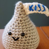 http://www.ravelry.com/patterns/library/hersheys-kiss