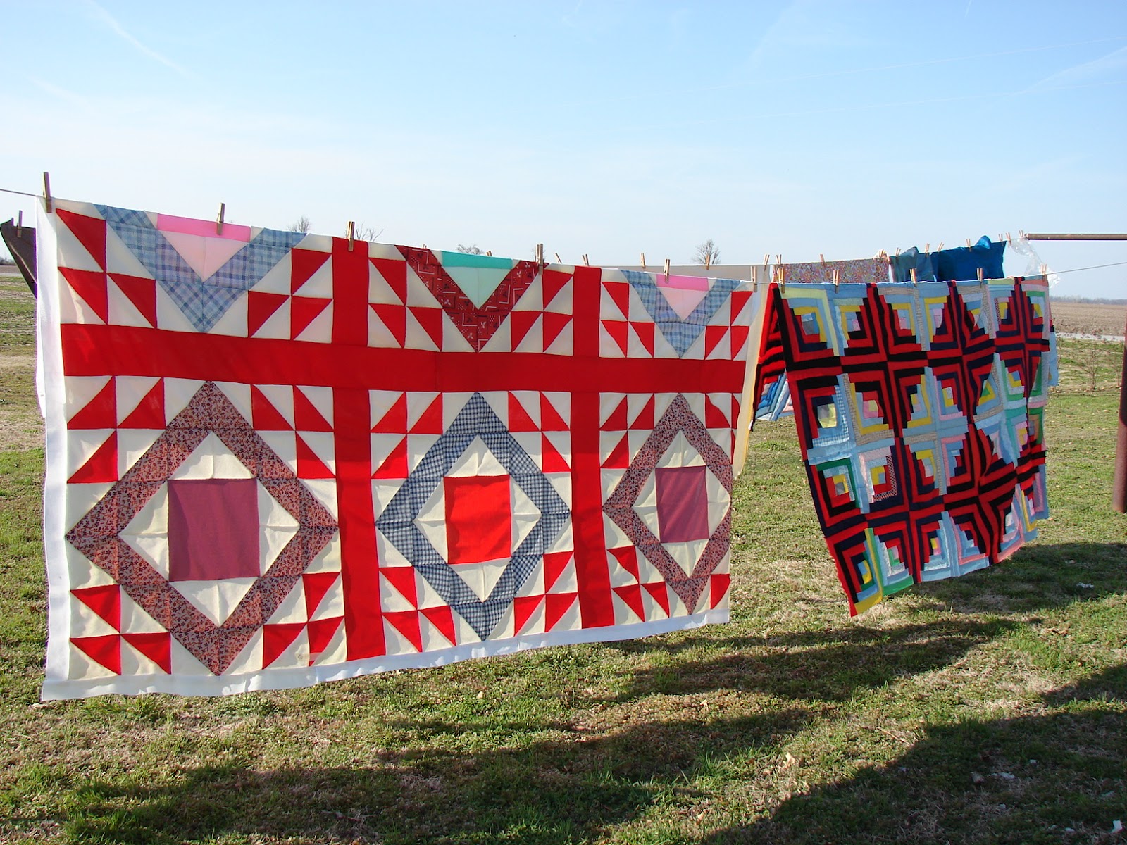 THE COUNTRY FARM HOME: Folk Art On The Clothesline