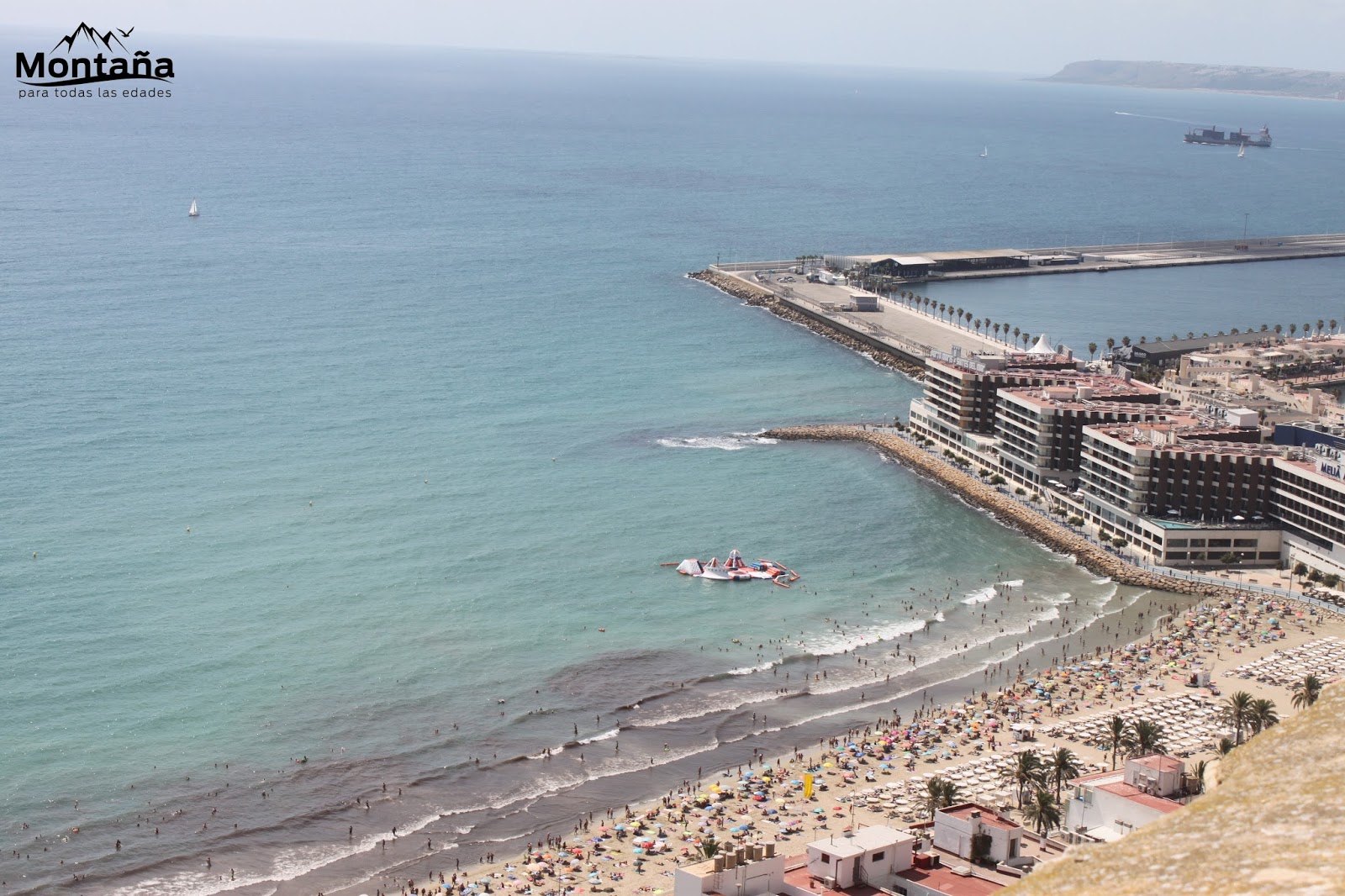 MONTAÑA PARA TODAS LAS EDADES El Castillo de Santa Bárbara (Alicante).