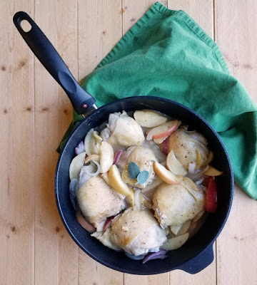 A fabulous dinner loaded with apples, onions and chicken. This savory meal is sure to win over your family and special guests too! chicken thighs with apple and onions in swiss diamond saute pan