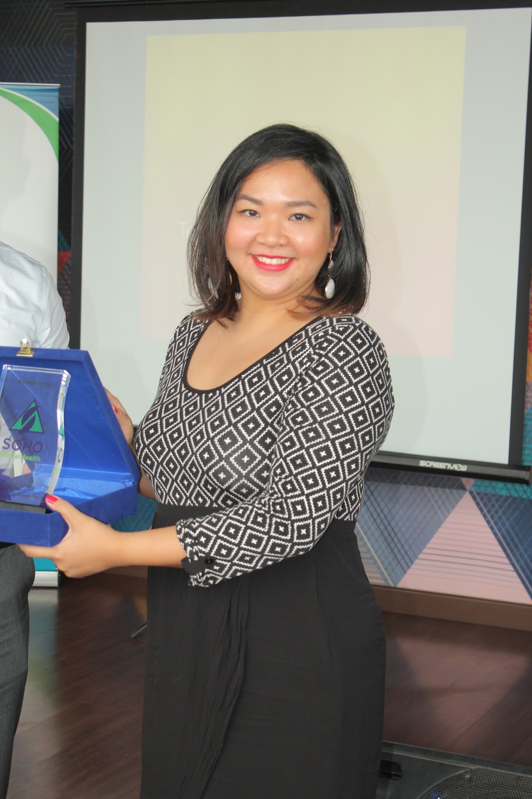 dr. Rachel Djuanda, SpKK DOKTER KITA