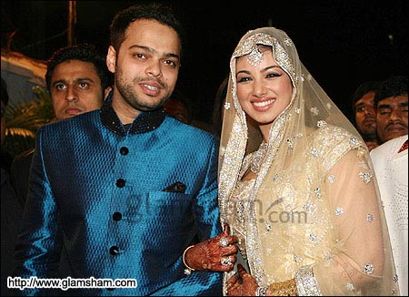 Ayesha Takia Wedding Pics Nauheed Cyrusiayesha Takiazimbio World Ayesha Takia Wedding Photos On Shadi Pics Is Sources Of Pictures