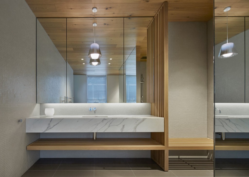 DZnho: INARC, sob direção de Reno Rizzo e Christopher Hansson.