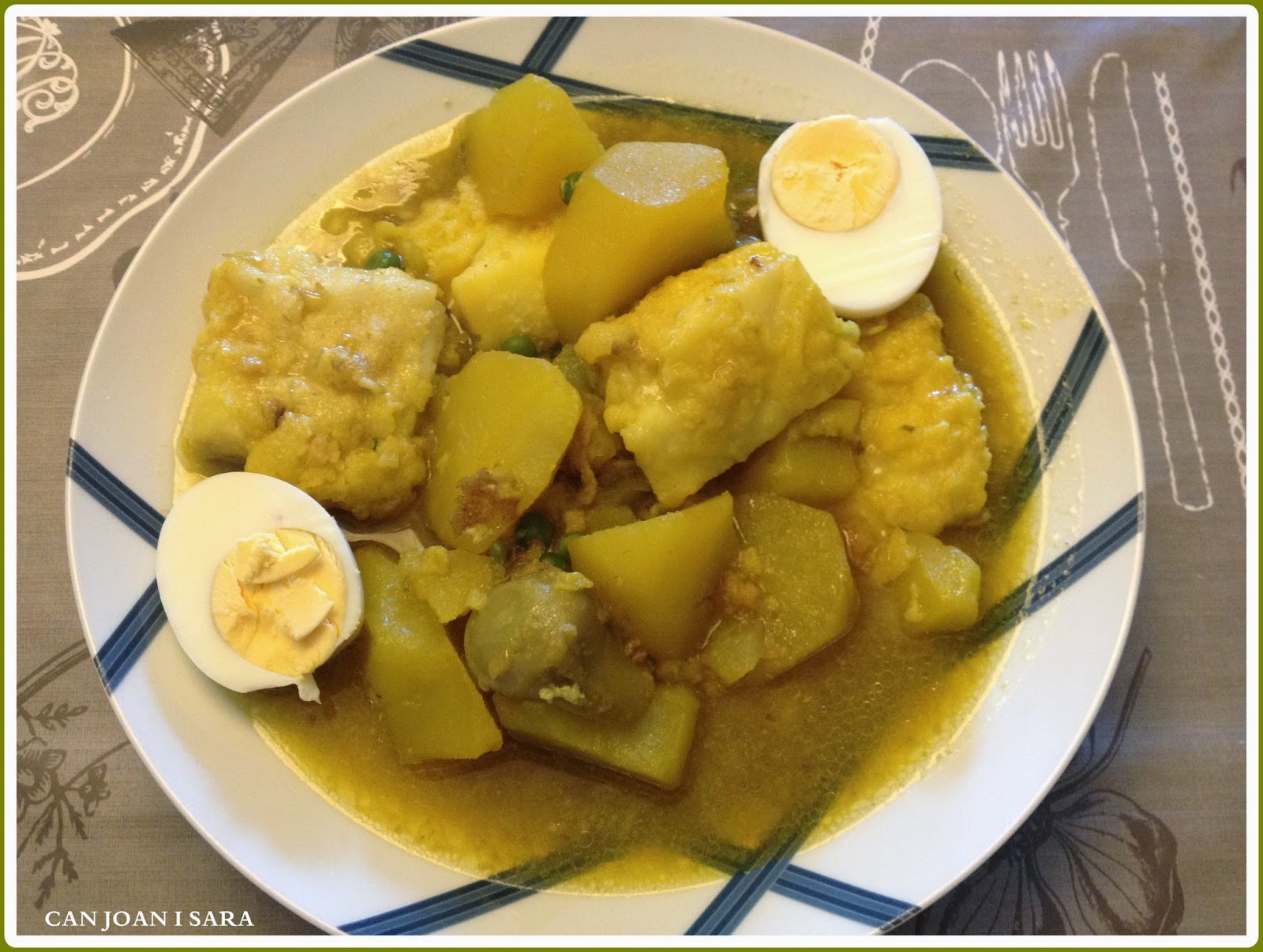 CAN JOAN I SARA: PATATAS CON BACALAO , HUEVO Y ALCACHOFAS