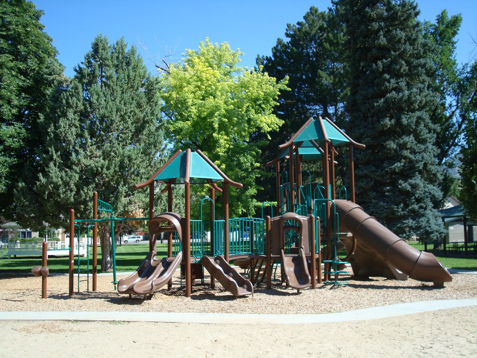 Jason, Lara, Sydney and Kimberly Mapleton City Park
