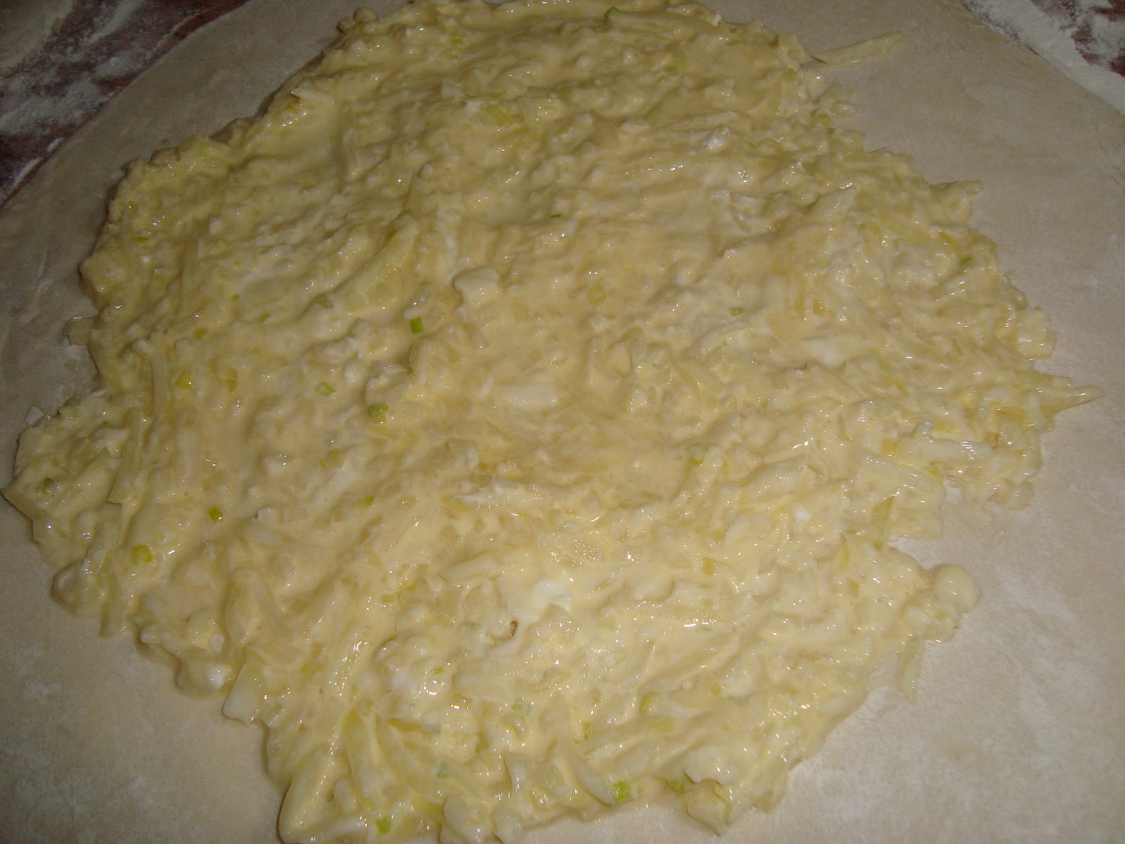 Салат с курицей плавленным сыром слоями