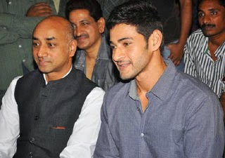 Finally--Mahesh-Babu-breaks-his-politica