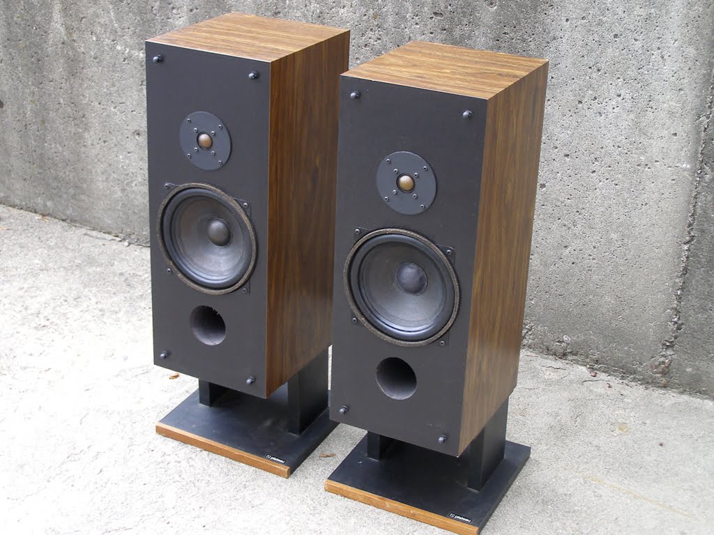 Seventies Stereo: Enigma Speaker Photos