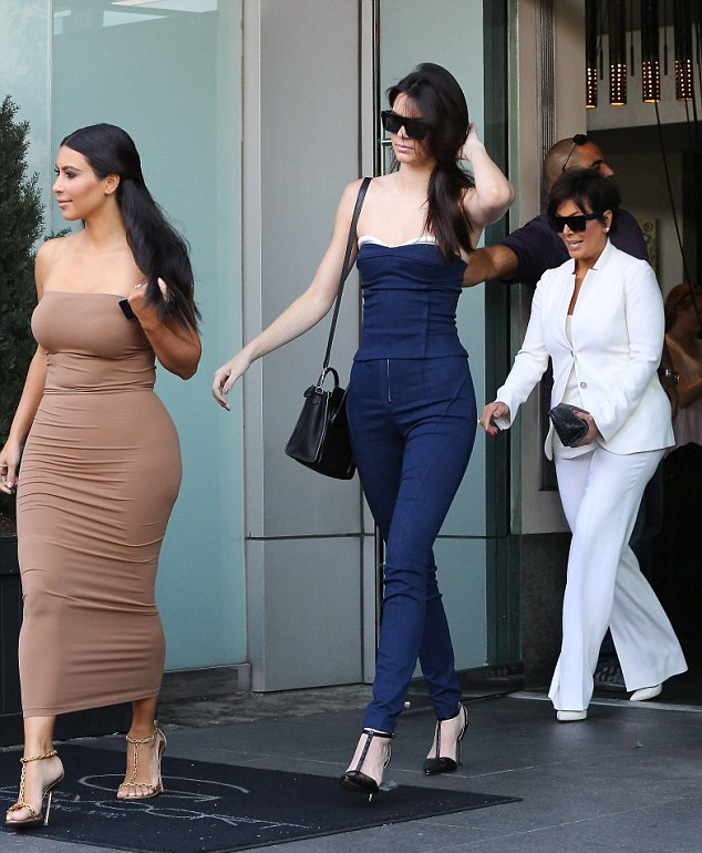 Kardashians/Jenners visitam apartamentos em NY 