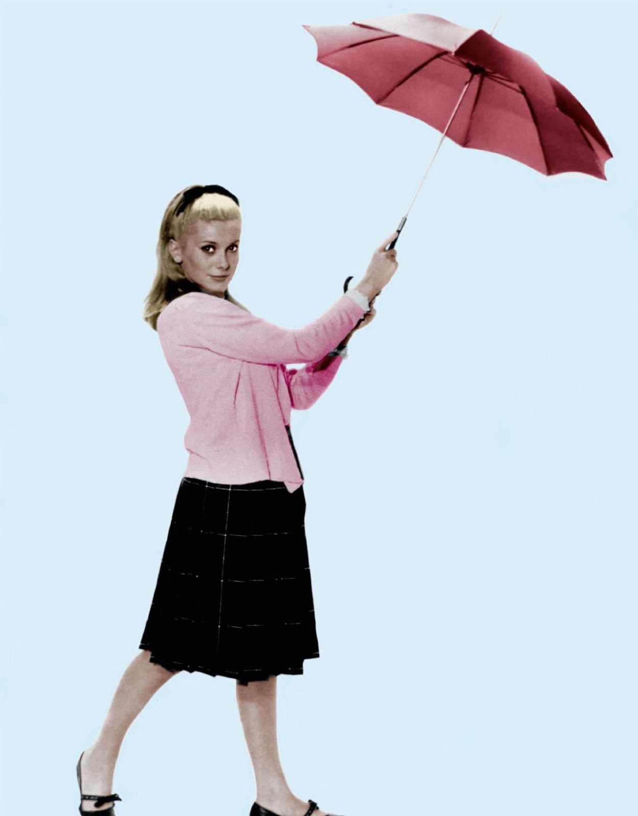 Les Parapluies De Cherbourg Devant Le Magasin EBL: Les Parapluies de Cherbourg